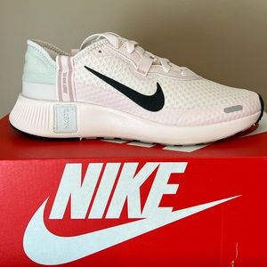 WOMENS NIKE REPOSTO SNEAKER